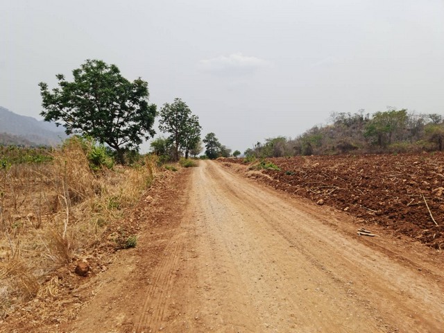ที่ดินบ้านพร้อมโอนเจ้าของขายเอง ที่ดินติดภูเขา ต.พระนอน อ.เมือง จ.นครสวรรค์ วิวสวยมากๆๆ 5ไร่เศษ โทร 096-882-1857