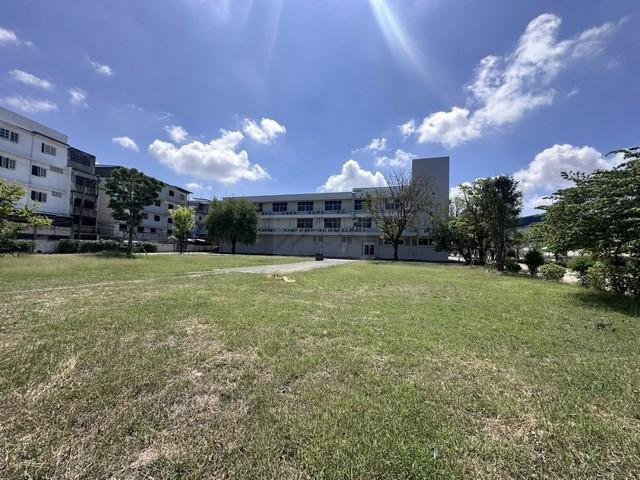 ให้เช่าโกดัง 3 อาคาร ถนนเทพารักษ์ ใกล้รถไฟฟ้าสถานีทิพวัล เหมาะทำศูนย์กระจายสินค้า