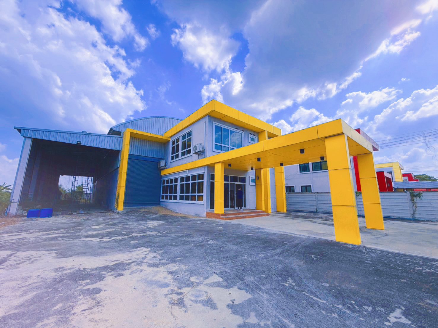 BST1054 ขายโรงงานพร้อมออฟฟิศ 2 ชั้น บางเลน นครปฐม พื้นที่ 2 ไร่ รองรับการผลิตอาหารและเครื่องสำอาง มาตรฐาน อย.