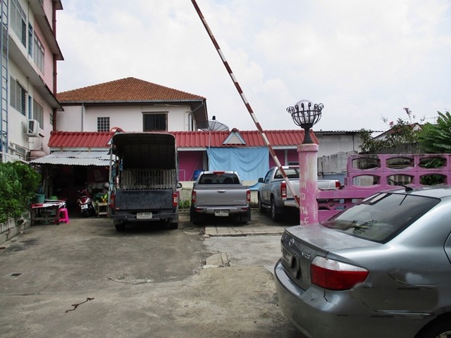 ขายห้องแถว 1 ชั้น แยกจากถนนเทอดไทบางแค กรุงเทพมหานคร