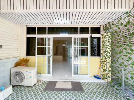 ห้องพักรายเดือน อพาร์ทเม้นท์ ห้องสวย ชั้นล่าง พร้อมเข้าอยู่ ใกล้หาดเฉวง 1 กม. ต.บ่อผุด อ.เกาะสมุย สุราษฎร์ธานี