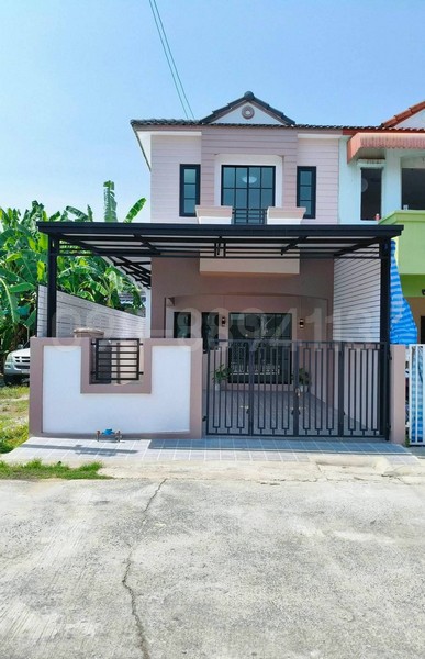 ขายทาวน์เฮ้าส์ 2 ชั้น รีโนเวทใหม่ มบ.เคซี รามอินทรา 8 ไทยรามัญ หลังมุม เนื้อที่ 26 ตรว 3นอน 2น้ำ