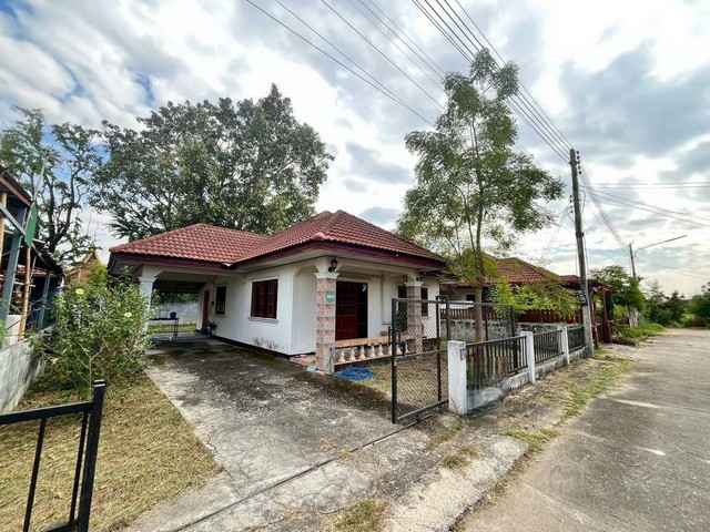 ขายบ้านเดี่ยวชั้นเดียว 73ตรว. 2นอน 1น้ำ 1.35ลบ. ของแถม ใกล้ถนนซุปเปอร์ นิคมลำพูน บ้านฮ่องกอม่วง ต.มะเขือแจ้ อ.เมือง ลำพูน