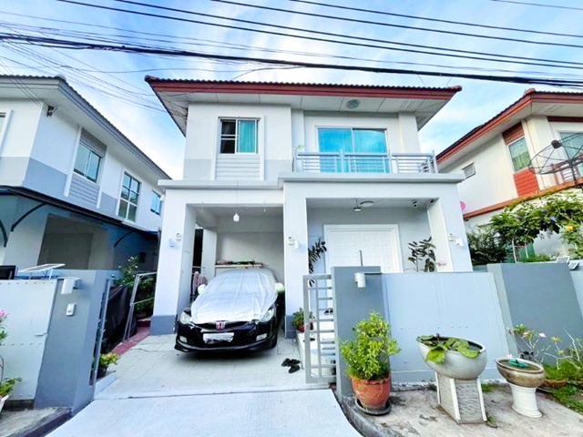 พร้อมเฟอร์ฯ 3 นอน บางนา-วงแหวน MRT ศรีเอี่ยม 4กม. บ้านเดี่ยว 2 ชั้น 40ตร.วา. เมกะ บางนา 1.5กม. รร.นานาชาติ D-PREP  2.3 กม.2 น้ำ