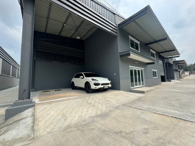 ให้เช่าโรงงานศรีราชาชลบุรี ให้เช่าอาคารสำนักงาน โรงงาน 600 ตารางเมตร สิ้นเดือนมีนาคม มีว่าง 1 หลังพื้นที่สีส้ม