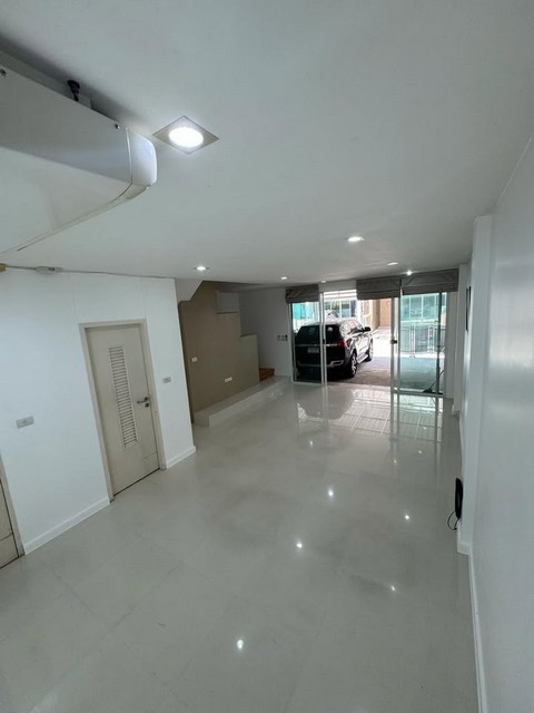 P2299 ขายทาวน์โฮม ลุมพินี ทาวน์ เรสซิเดนซ์ ลาดพร้าว สเตชั่น LUMPINI TOWN RESIDENCE LADPRAO STATION ลาดพร้าว 21 ใกล้ MRT ลาดพร้าว