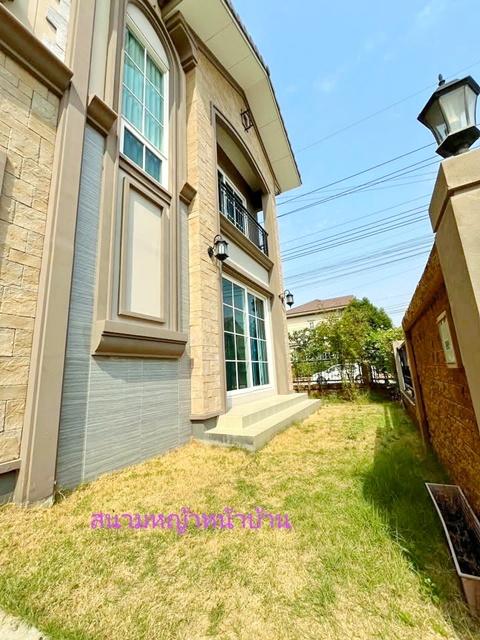 ตลาดสำเพ็ง 2 1.8 กม. ให้เช่าบ้าน 5 แอร์ MRT หลักสอง 2.1 กม. รพ.เกษมราษฎร์ บางแค 1.8 กม. รร.สวนโมกข์อนุสรณ์ 1.1 กม. 3 นอน 3 น้ำ