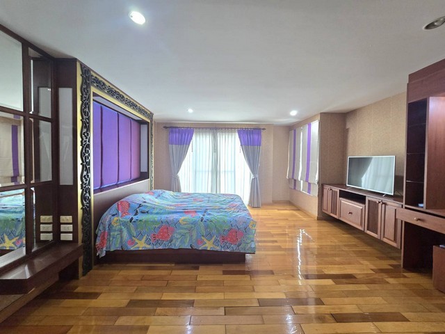 ให้เช่าคอนโด Le Celeste Condo บางกะปิ 2 ห้องนอน 100 ตร.ม ชั้น 5 เฟอร์นิเจอร์ครบ ใกล้ MRT ศรีกรีฑา