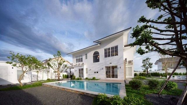 บ้านเดี่ยวหรู พร้อมสระว่ายน้ำ ราชพฤกษ์–แม่เหียะ ใกล้นานาชาติ | 4 นอน 5 น้ำ