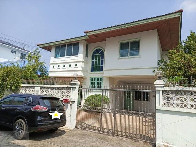 HR 9740 ให้เช่าบ้านเดี่ยว 2 ชั้นหลังใหญ่ 79 ตร.วา หลังมุม 4 ห้องนอน ลาดพร้าววังหิน 24 เฟอร์พร้อมอยู่