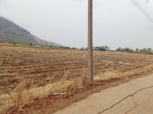 เดือนแห่งความรักหาทรัพย์สวยสักแปลง  ที่ดินติดภูเขา ต.พระนอน อ.เมือง จ.นครสวรรค์ วิวสวยมากๆๆ 5ไร่เศษ โทร 096-882-1857