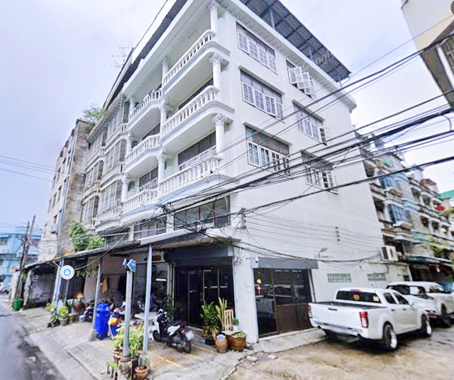 BTSสะพานตากสิน 1.8 กม. จันทร์ 39-43 อาคารพาณิชย์ 6 ชั้น 2 คูหา  รร.อัสสัมชัญ 1.4กม.  660 ตร.ม. 6นอน 7น้ำ ถ. เจริญราษฎร์  เซนต์หลุยส์