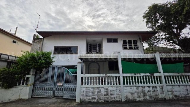 บ้านเดี่ยว 2 ชั้น 111 ตรว. ซอยบางแวก156 หนองแขม ทำเลดีมาก ราคาถูกที่สุด