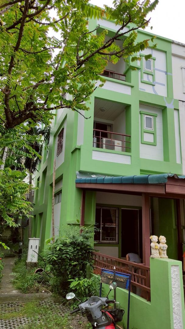 ให้เช่าทาวน์โฮม 3 ชั้น 18 ตร.ว. แฮปปี้แลนด์ แกรนวิลล์ ซ.ลาดพร้าว 101 ใกล้เลียบด่วน