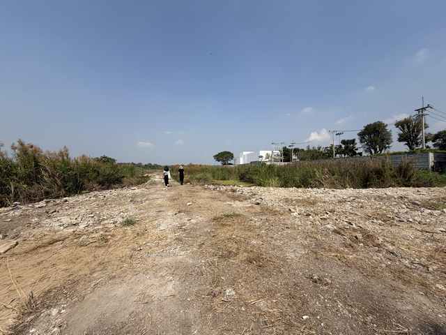 ขายที่ดินริมน้ำเจ้าพระยา เมืองปทุมธานี 14 ไร่ 1 งาน 80 ตารางวา ติดริมแม่น้ำ วิวสวย ตารางวาละ 100000 บาท