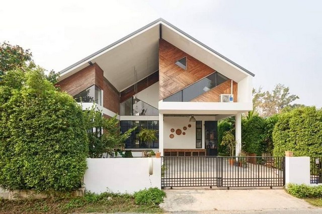 บ้านเดี่ยว 2 ชั้น สไตล์โมเดิร์นลอฟ์ท สันกำแพง