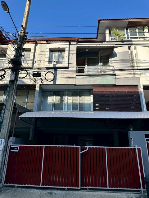 ให้เช่าโฮมออฟฟิศ 4 ชั้น 300 ตร.ม. หมู่บ้านสินธานี ลาดพร้าว 80 รีโนเวทใหม่ ใกล้เลียบด่วน ใกล้รัชดาเหม่งจ๋าย