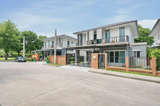 ขาย/ให้เช่าบ้านเดี่ยวหมู่บ้านภัสสร เพรจทิส ลุกซ์ พัฒนาการ 44 สวนหลวง  กรุงเทพ