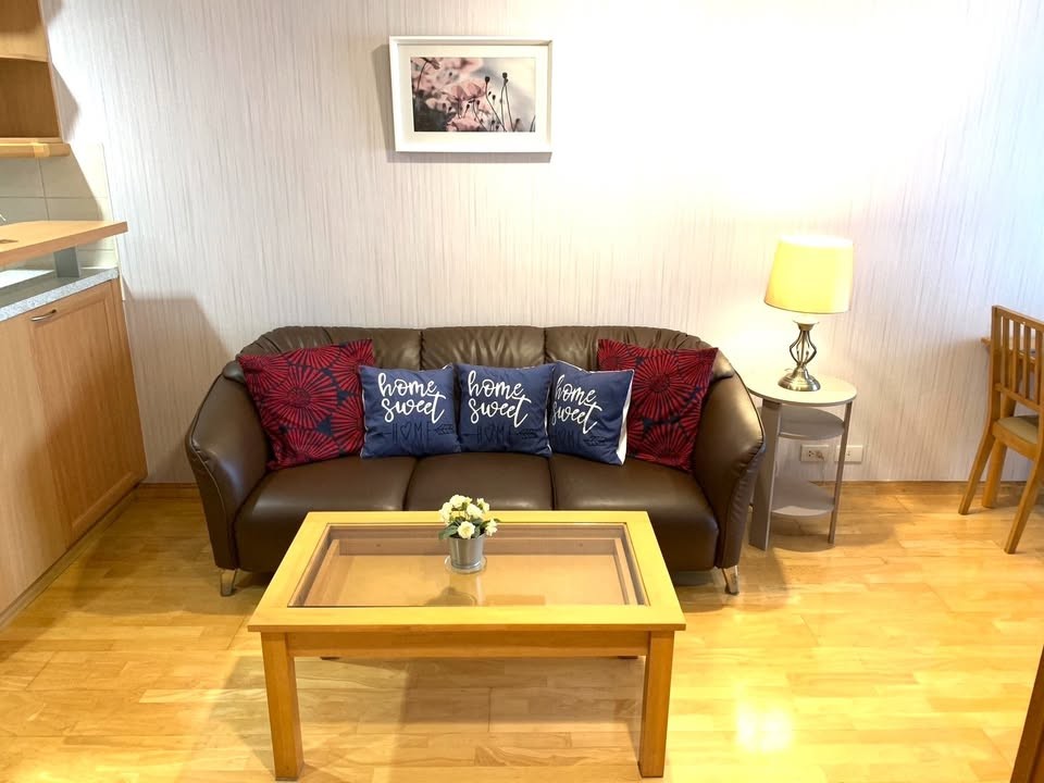 Waterford Sukhumvit 30 private quiet spacious 11th Floor BTS PhromPhong