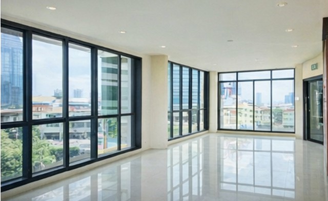 สุดประเสริฐ โก โฮลเซลล์ เจริญราษฎร์ สำนักงานให้เช่า อาคารสูง 7 ชั้น 115 ตร.ม. เจริญกรุง79 จันทร์45-51 BTSสุรศักดิ์ 1.65กม. ถนนสาทร