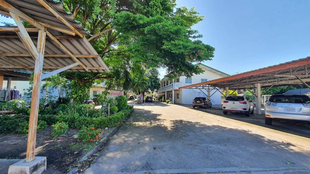 ขายอพาร์เม้น บางพระ ศรีราชา 2 ไร่เศษ เหมาะลงทุน  ใกล้ตลาดสดบางพระ  ซอยเทศบาล 7/3  อยู่หลัง 7-eleven