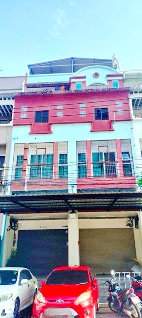 รพ.สินแพทย์รามอินทรา 300 ม. อาคารพาณิชย์ 4.5 ชั้น 2 คูหา MRTคู้บอน 800ม. แม็คโคร รามอินทรา 200 ม.