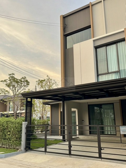 ให้เช่า Townhome 2.5 ชั้น 36.5 ตรว. พลีโน่ สุขุมวิท-บางนา 4 Pleno Sukhumvit-Bangna 4 บ้านใหม่ หลังมุม ไซส์ใหญ่ ใกล้ Mega บางนา 5 นาที
