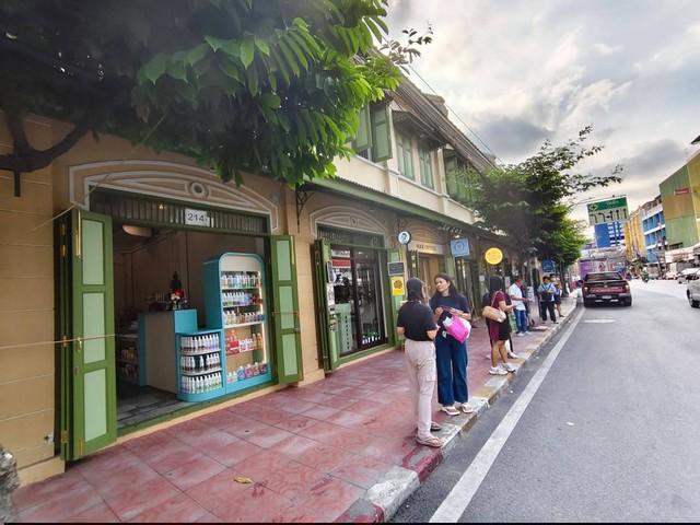 HR 9720 ให้เช่าตึกแถวทำเลทอง 1 คูหา ริมถนนเยาวราช สัมพันธวงศ์  หน้าป้ายรถเมล์ ตกแต่งสวย พร้อมเข้าทำธุรกิจการค้า