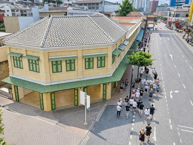 MRTวัดมังกร 350ม. ตลาดสำเพ็ง 900 ม. พื้นที่เช่าเชิงพาณิชย์ ชั้น1 เท่านั้น ติดป้ายรถเมย์ ติดถ.เยาวราช