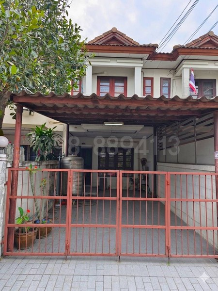 ขายทาวน์เฮ้าส์ 2 ชั้น หมู้บ้านพุดตาน เพชรเกษม 81 เนื้อที่ 19 ตรว 2ห้องนอน 2ห้องน้ำ ใกล้บิ๊กซีเพชรเกษม