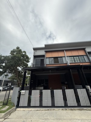 ขายทาวน์โฮม 2 ชั้น หลังมุม โครงการ สิริเพลส จรัญ-ปิ่นเกล้า ติดถนนบางกรวย-จงถนอม เชื่อมต่อถนนราชพฤกษ์ สิรินธร และบรมราชชนนี