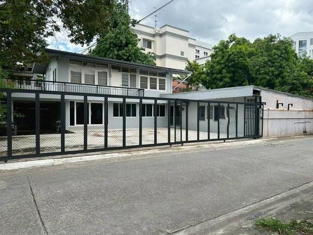 ขายที่ดินพร้อมบ้านเดี่ยว2ชั้น  สุขุมวิท 71 ปรีดีย์พนมยงค์ 26 พื้นที่77 ตรว. ทำเลใจกลางเมือง ใกล้ BTS พระโขนง