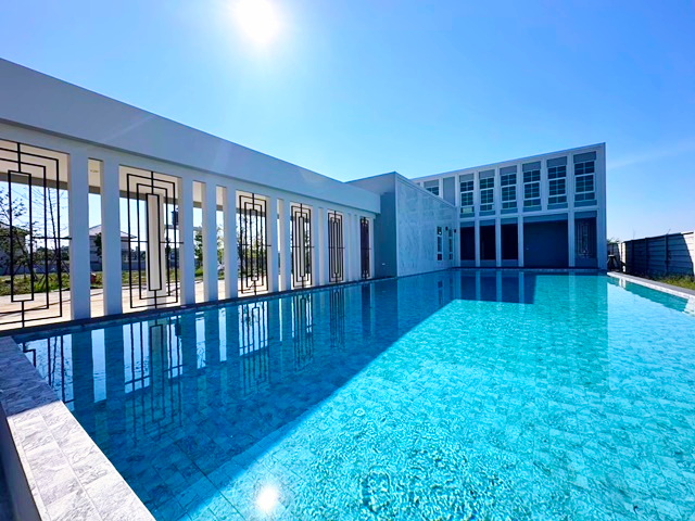 อยู่วิทยา ใกล้ มเทคโนโลยีมหานคร  900ม.บ้านเดี่ยว 2ชั้น สระว่ายน้ำ 52ตร.วา 4นอน บิ๊กซี หนองจอก2.23กม. แม็คโคร 5แอร์ 3น้ำ