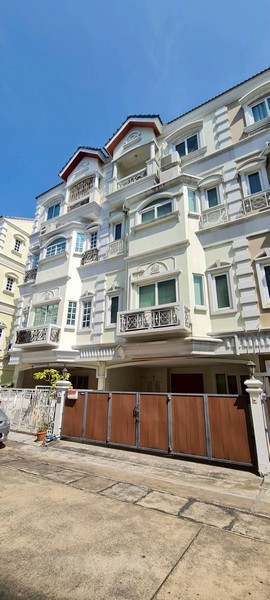 ให้เช่าทาวน์โฮมหรู 4 ชั้น โกลเด้น โฮม พาร์ค วิลล์ พื้นที่ใช้สอยมากถึง 280 ตรม 4นอน 5น้ำ ใกล้ โรงเรียนนานาชาติชรูว์สเบอรี - ghd000808R