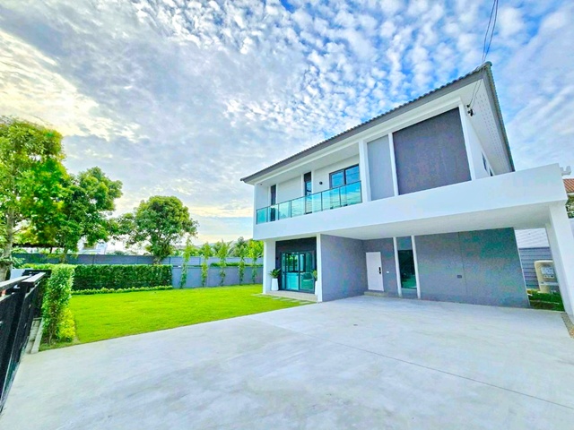 บ้านหลังมุม บ้านเดี่ยว 2 ชั้น 4 นอน 5 น้ำ สนามบินดอนเมือง ช่างอากาศอุทิศ  ใกล้ รร.นานาชาติ Harrow 800 ม. สนามบินดอนเมือง 100 ตร.ว.252 ตร.ม