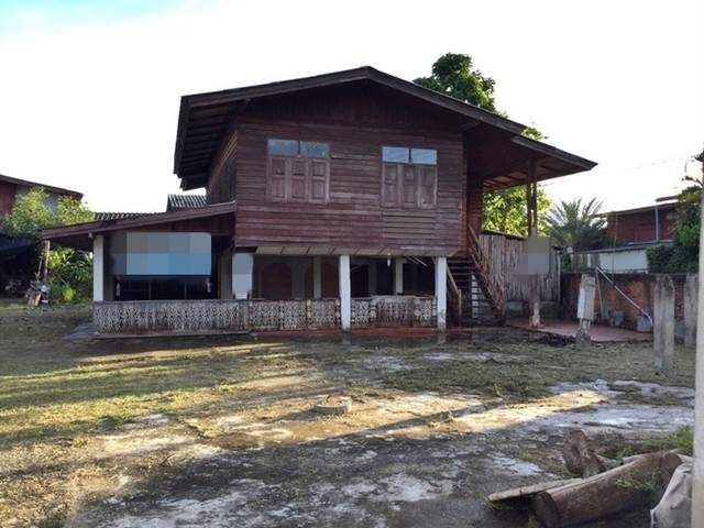 ขายบ้านครึ่งตึกครึ่งไม้  ซอยนาคต 2 ถนนบ้านนาปู่ย่า-ป่าตัน  อำเภอแม่ทะ  ลำปาง