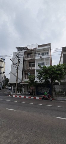 รหัสC7051 ให้เช่าอาคารพาณิชย์ 5ชั้น ริมถนนลาดพร้าว ใกล้MRT ลาดพร้าว เหมาะกับหลายธุรกิจ