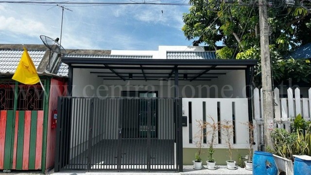 ราคาพิเศษ ทาวน์เฮ้าส์ อยู่เจริญ 2 ลำลูกกา - คลอง 4 รีโนเวทใหม่ บ้านสวย ราคาถูก
