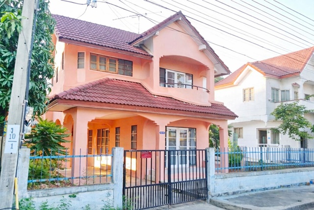 บ้านเดี่ยวขนาดใหญ่ 3-4นอน 2ห้องน้ำ ถูกที่สุด ไม่เคยอยู่  MRT สุวินทวงศ์ 1.2 กม. ร่มเกล้าต้นๆ บ้านหันหน้าไม่ชนใคร  65 ตร.ว. 250 ตร.ม.