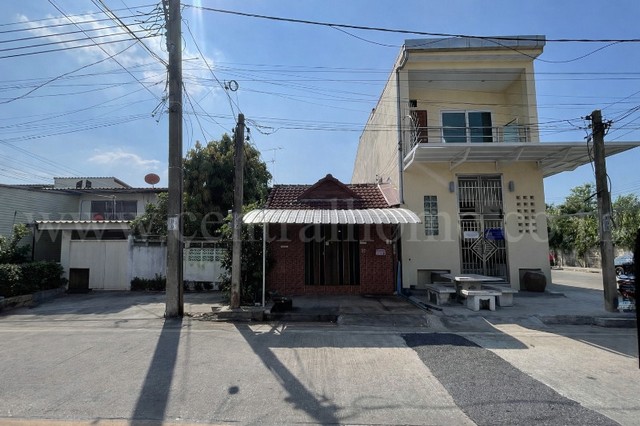 ทาวน์เฮ้าส์ ประชานิเวศน์ ซอย 3 เดินทางสะดวกสบาย ทำเลดี ราคาถูก