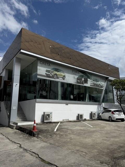 ให้เช่าพื้นที่โชว์รูม ขนาด 1 ไร่ ติดถนนรามอินทรา กม.4 ใกล้ BTS &amp Foodland