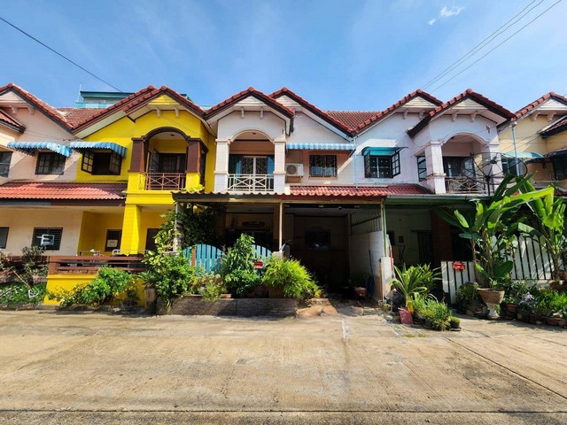 ขายทาวน์เฮ้าส์  หมู่บ้านเอ็มพีเค การ์เด้นท์โฮม ถนนเลียบคลองหก ปทุมธานี