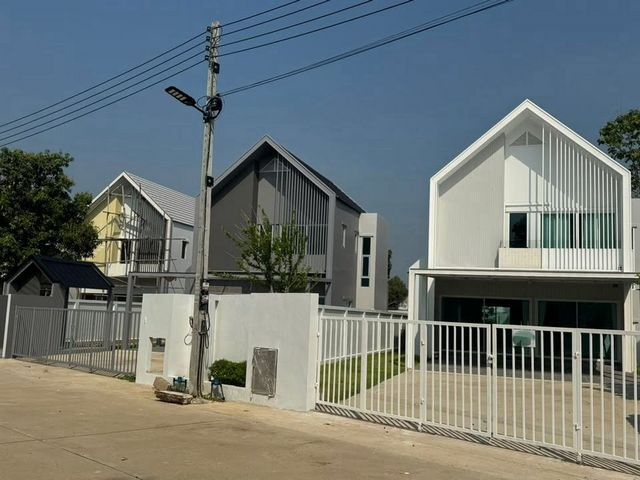 ราคาเริ่มต้นที่ 3.7 ล้าน #โซนสันทราย #บ้านสร้างใหม่ 2 ชั้น ดีไซน์ #มินิมอลนอร์ดิก สวยโดดเด่นไม่เหมือนใคร