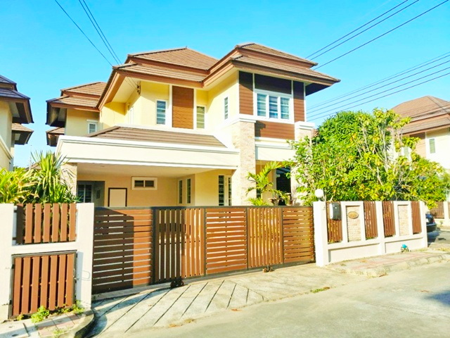 คฤหาสน์หรูสไตล์รีสอร์ท ถูกที่สุดใน3โลก นาวงประชาพัฒนา ม.รังสิต 2.16กม. 3 นอน โรบินสัน ศรีสมาน 2.5 กม. 3 น้ำ  2 ชั้น หลังมุม  65 ตร.ว.