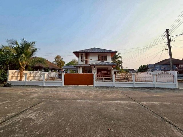 บ้านแปลงหัวมุม สนามหญ้า วิวสวย สันผีเสื้อ