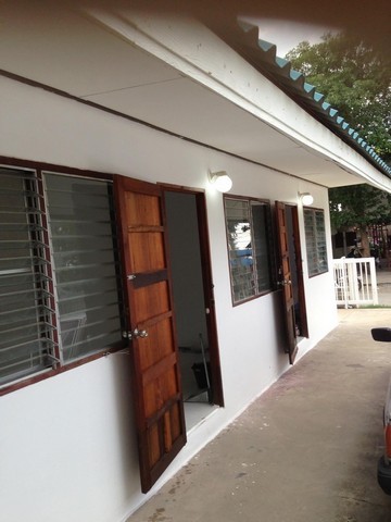 สู่ยุคหาทรัพย์ดีเอื้อเศรฐกิจ  ที่ดินอ.เมือง จ.ปทุม  60 วา  9ห้องชั้นเดียว  พร้อมให้เช่าอยู่ แถว ม.รังสิต อ.เมือง ปทุม 2.8ลบ. 60วา