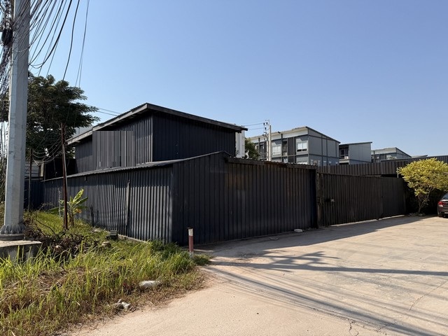 ให้เช่าพื้นที่ 590 ตรม. ติดถนนพัฒนาชนบท 3 เหมาะสำหรับเปิดร้านค้า ออฟฟิศ โกดัง หรือทำธุรกิจต่าง ๆ ใกล้มอเตอร์เวย์ ใกล้สุวรรณภูมิ