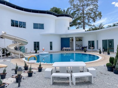 โอกาสทำเงิน เดือนละ 200000 บาท ขาย Pool Villa ใหญ่ แต่งสวย ครบ ไร่เศษ กลางพัทยา เหมาะทำรายวัน จับตลาดโลก