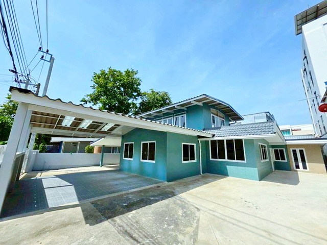 รัชดา50-56 ประชาชื่น30 ให้เช่าบ้านเดี่ยว 2 ชั้น หลังใหญ่ 102ตร.วา 4-7นอนMRTบางซ่อน 1.9กม. รีโนเวทใหม่ทั้งหลัง302ตร.ม.  3 น้ำ