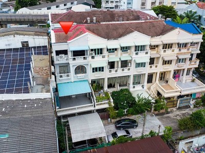 ให้เช่าทาวน์โฮมหลังมุม 4 ชั้น โครงการ ศิขรินทร์ เพชรเกษมซอย10 เดินทางสะดวก ใกล้ถนนใหญ่ เพชรเกษม-ท่าพระ และ Mrt ท่าพระ 31.5 ตารางวา